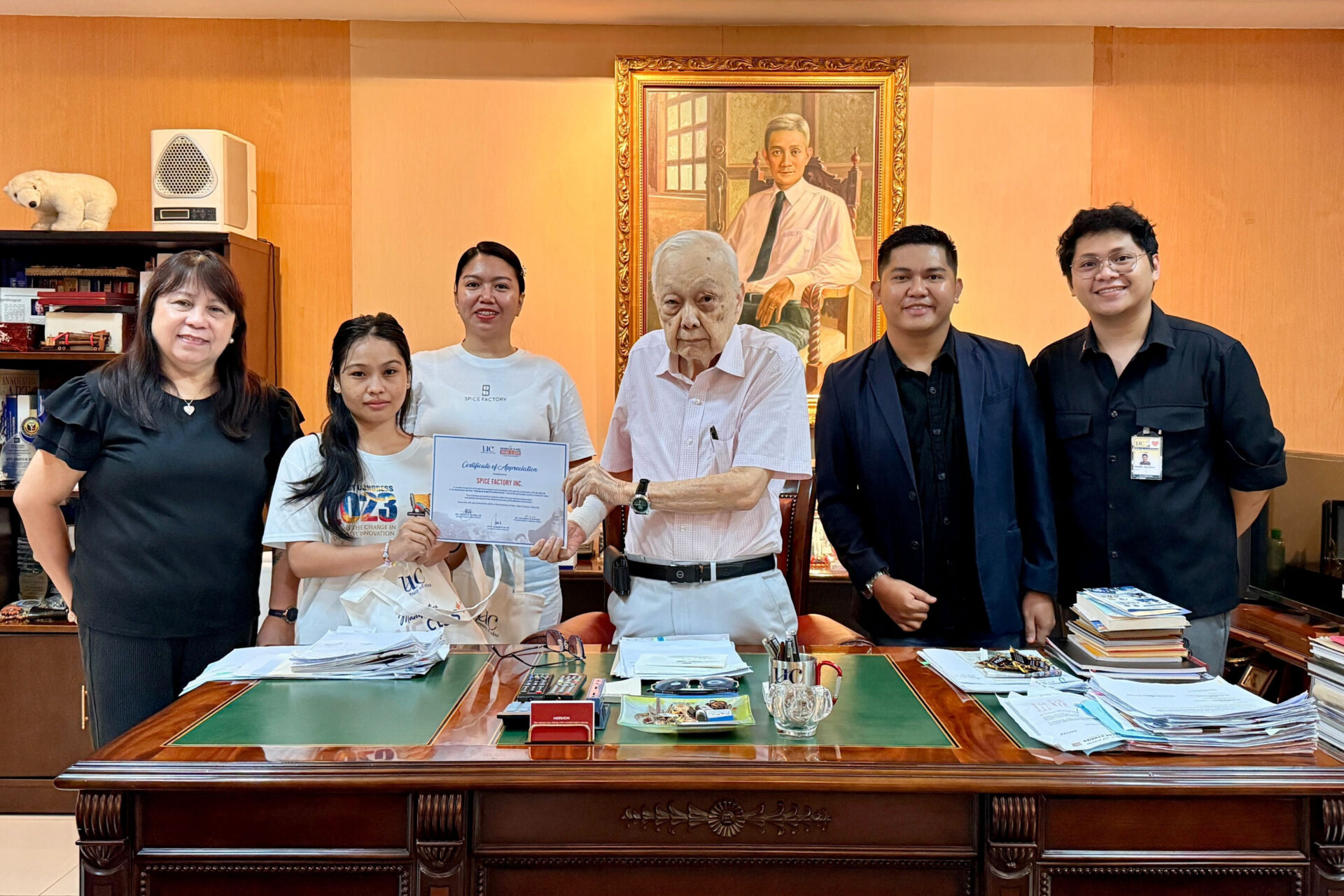 フィリピン地震被災地支援のため現地大学へ寄付。奨学生を通じた国際協力